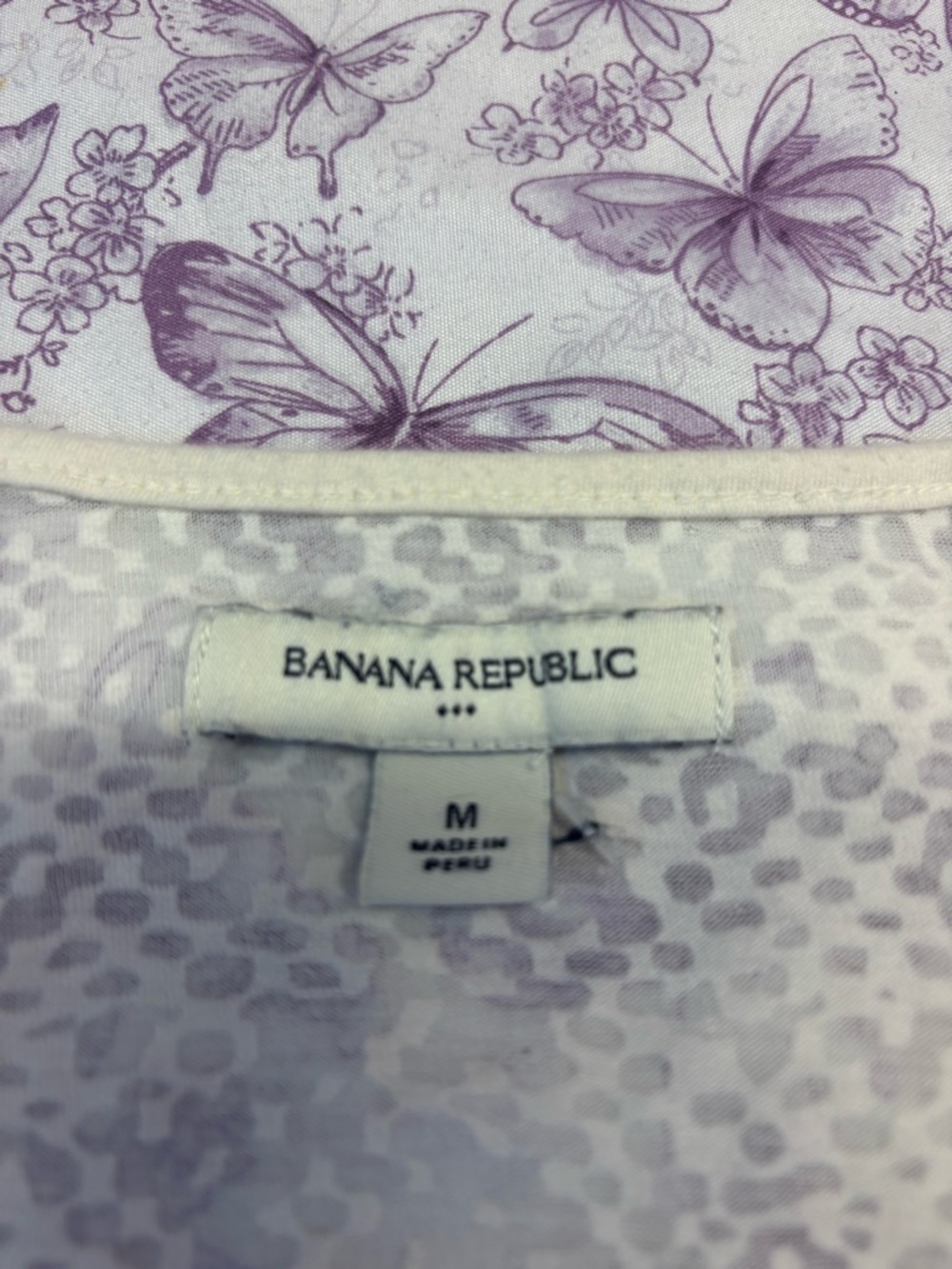 🍄Banana Republic Short Sleeve Pocket Tee - Picture 2 of 2